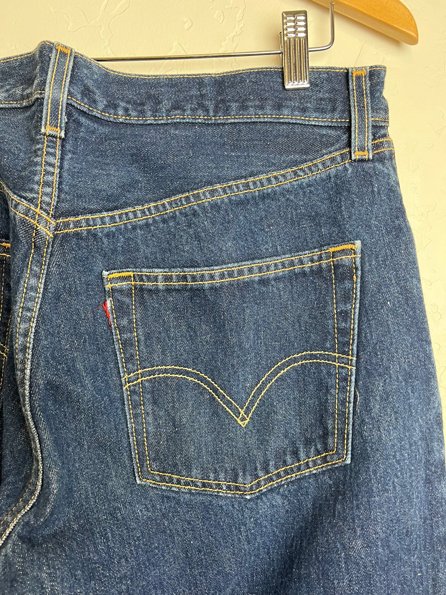 Levi's 501 Dark Indigo Button Fly Jeans USA - W33 L32
