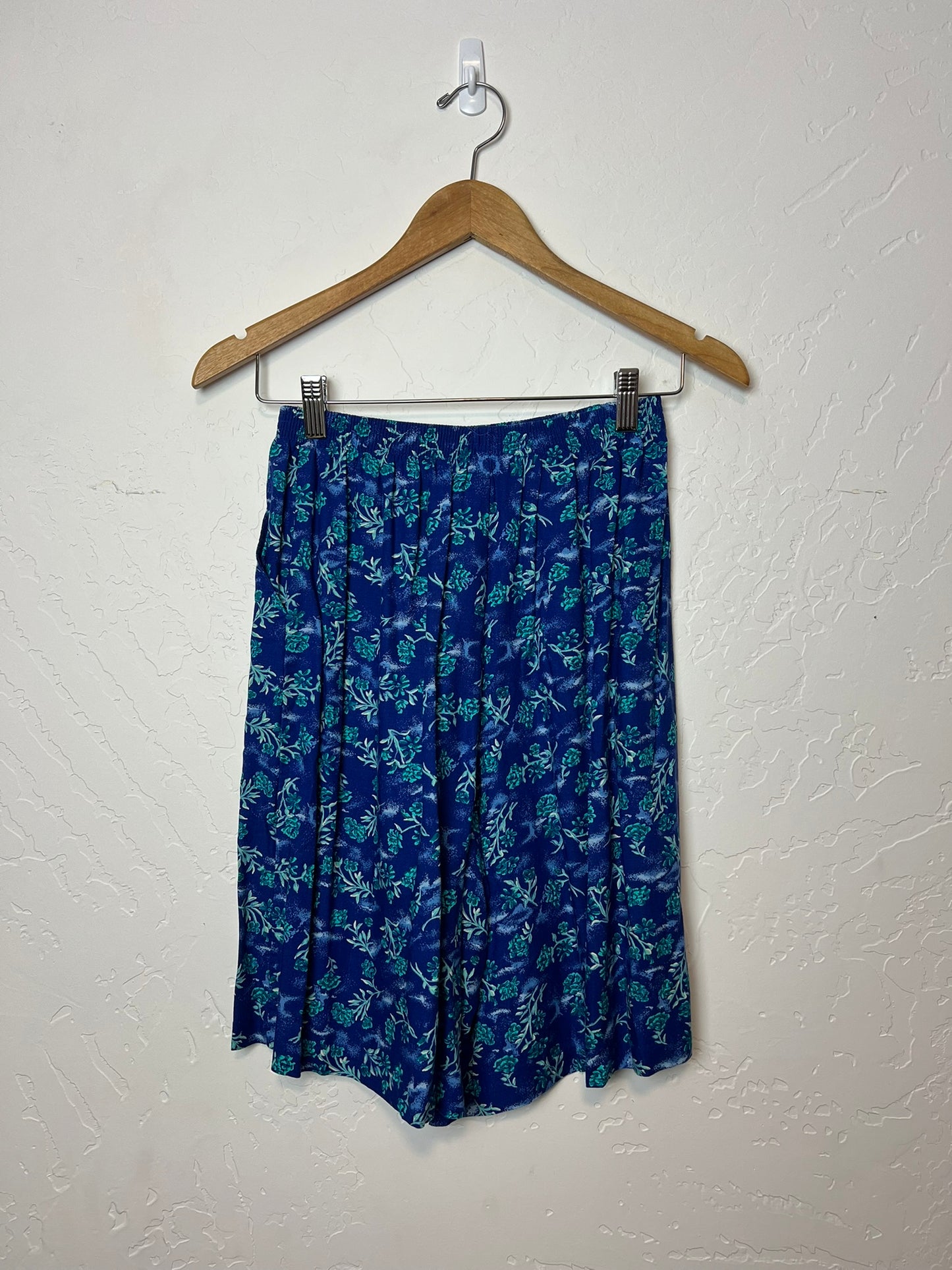 L.A. Attitude Floral Rayon Culottes - M