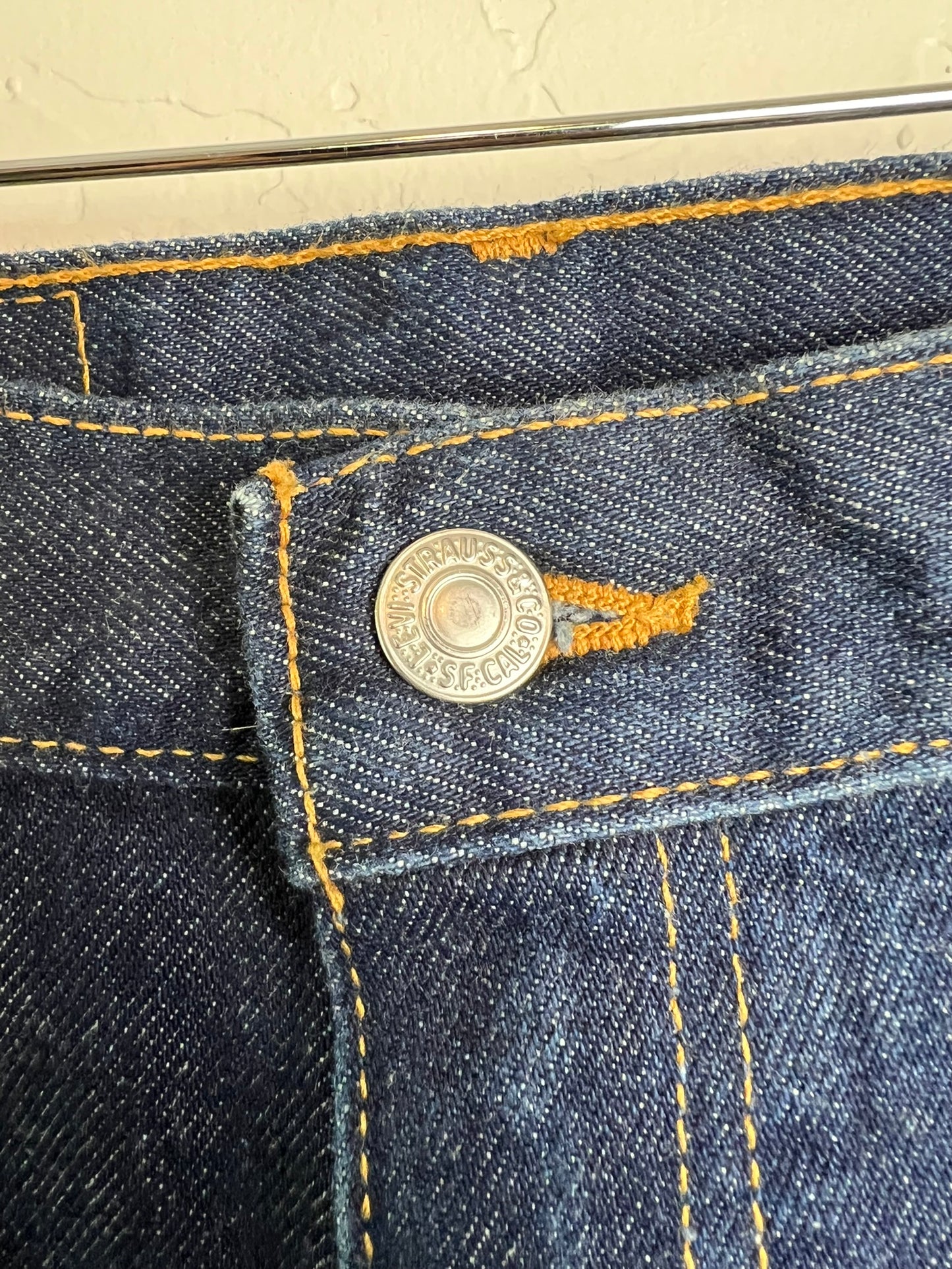 Levi's 550 Relaxed Tapered Jeans - 6 Misses