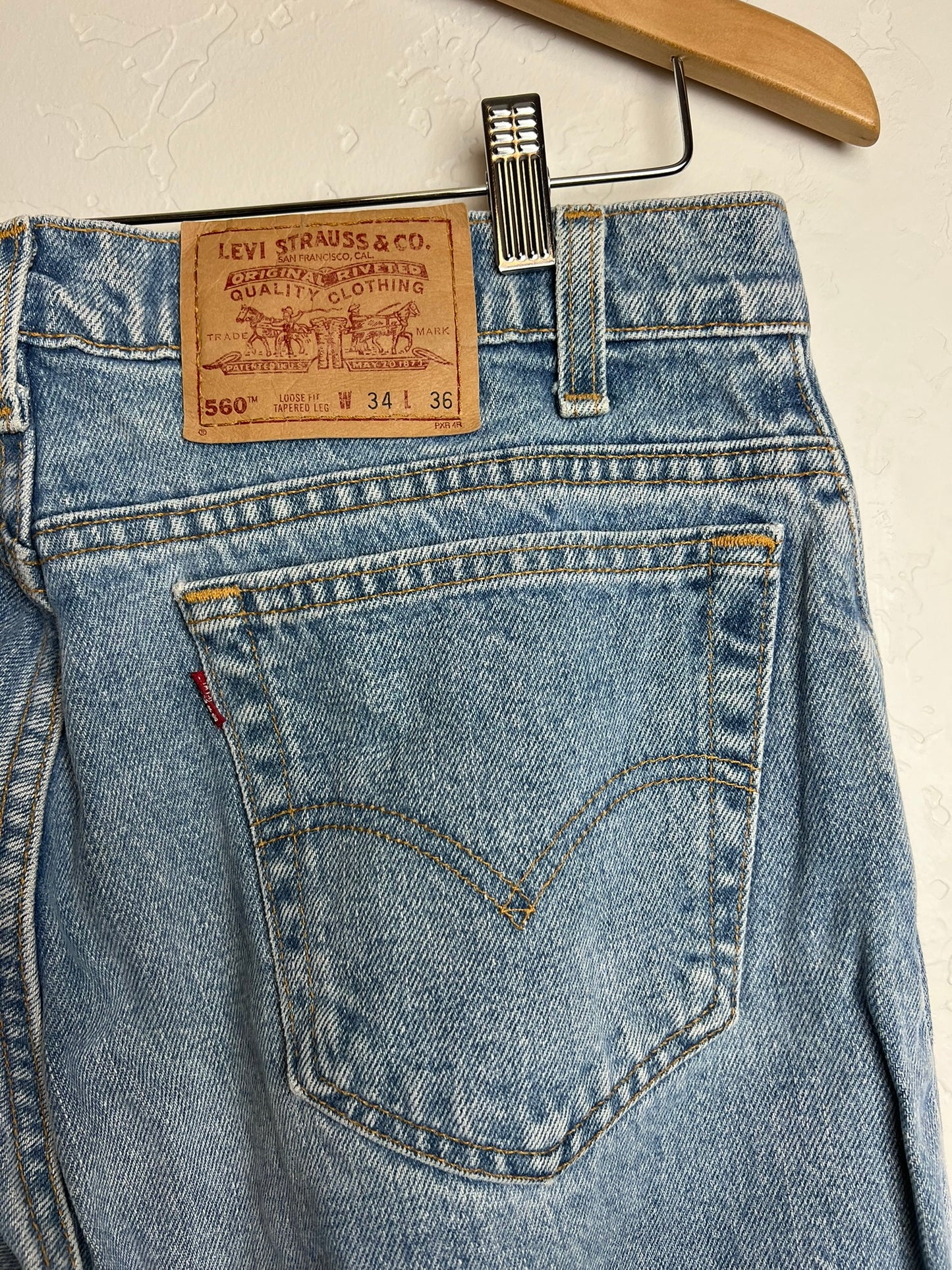 Levi's 560 Loose Tapered Jeans - W34 L36