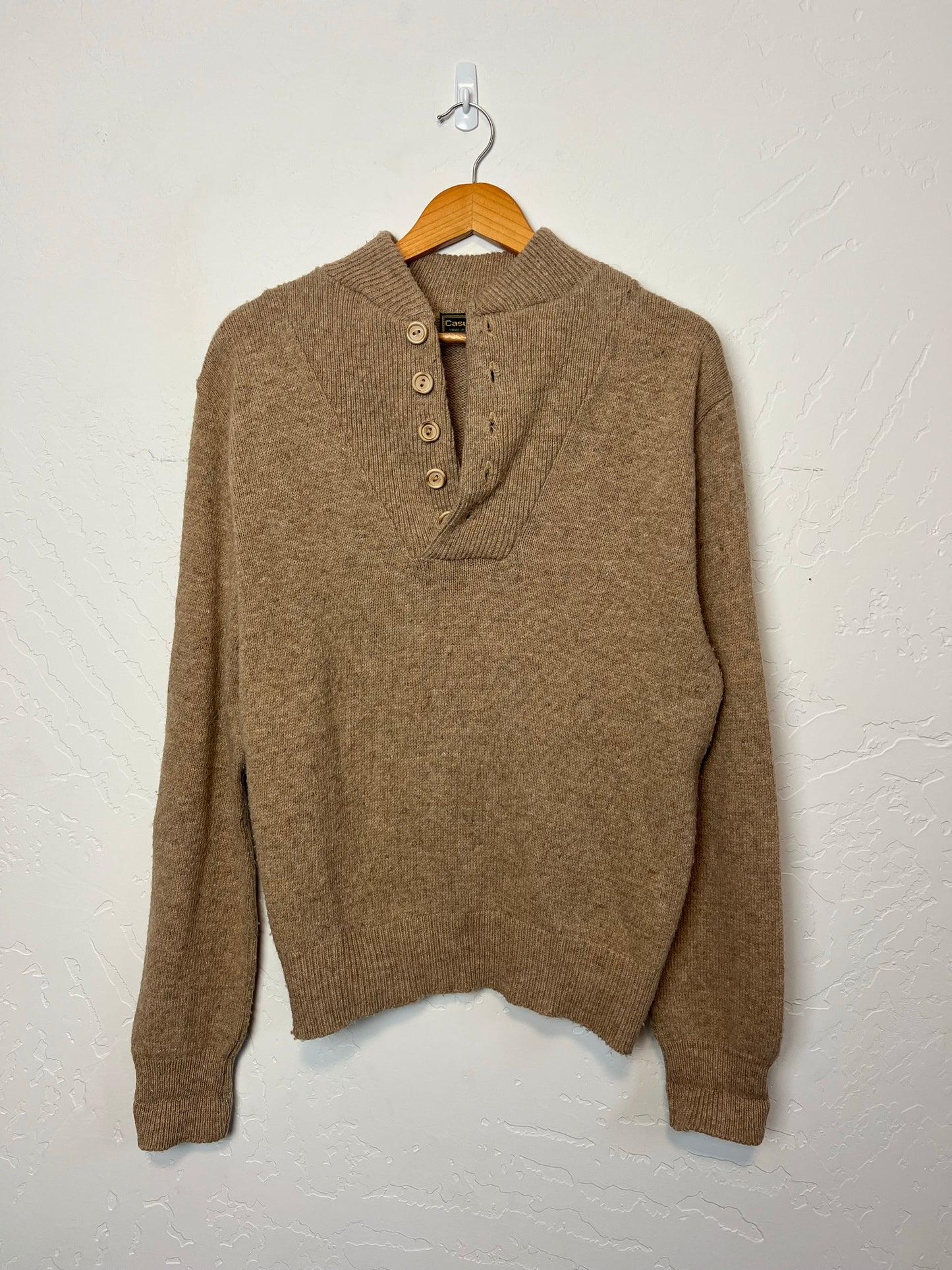 Casual Club Henley Pullover Sweater - M