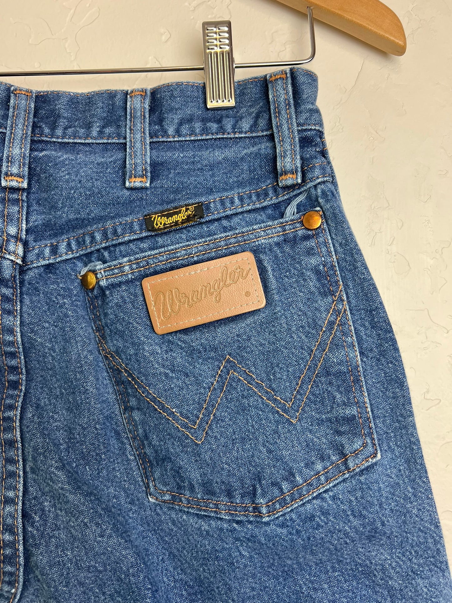 Wrangler High-Rise Cowboy Cut Jeans USA - W26