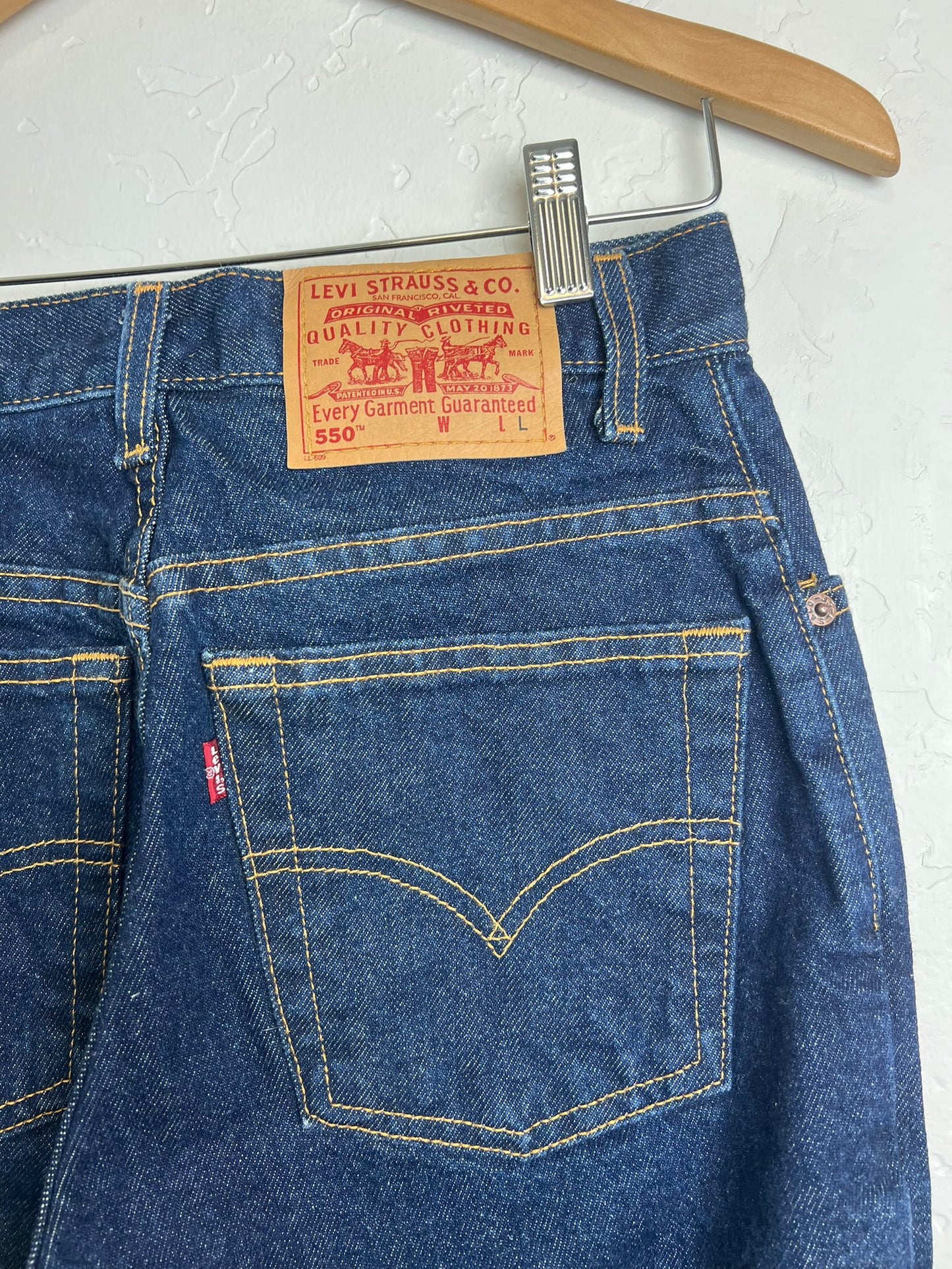 Levi's 550 Relaxed Tapered Jeans - 6 Misses