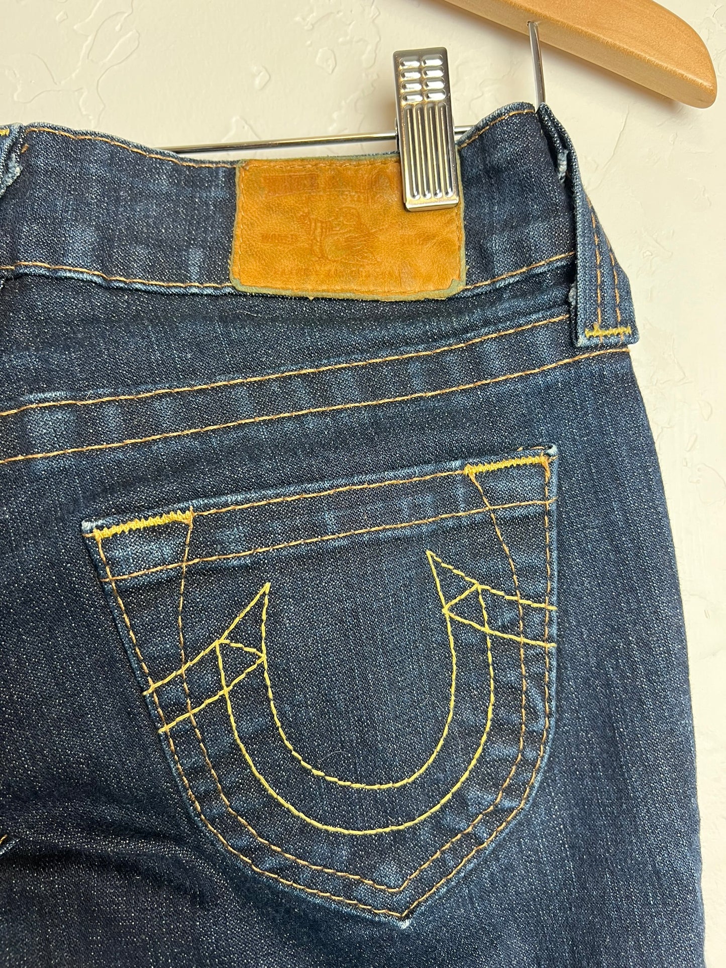 True Religion Bootcut Jeans Raw Hem - W25