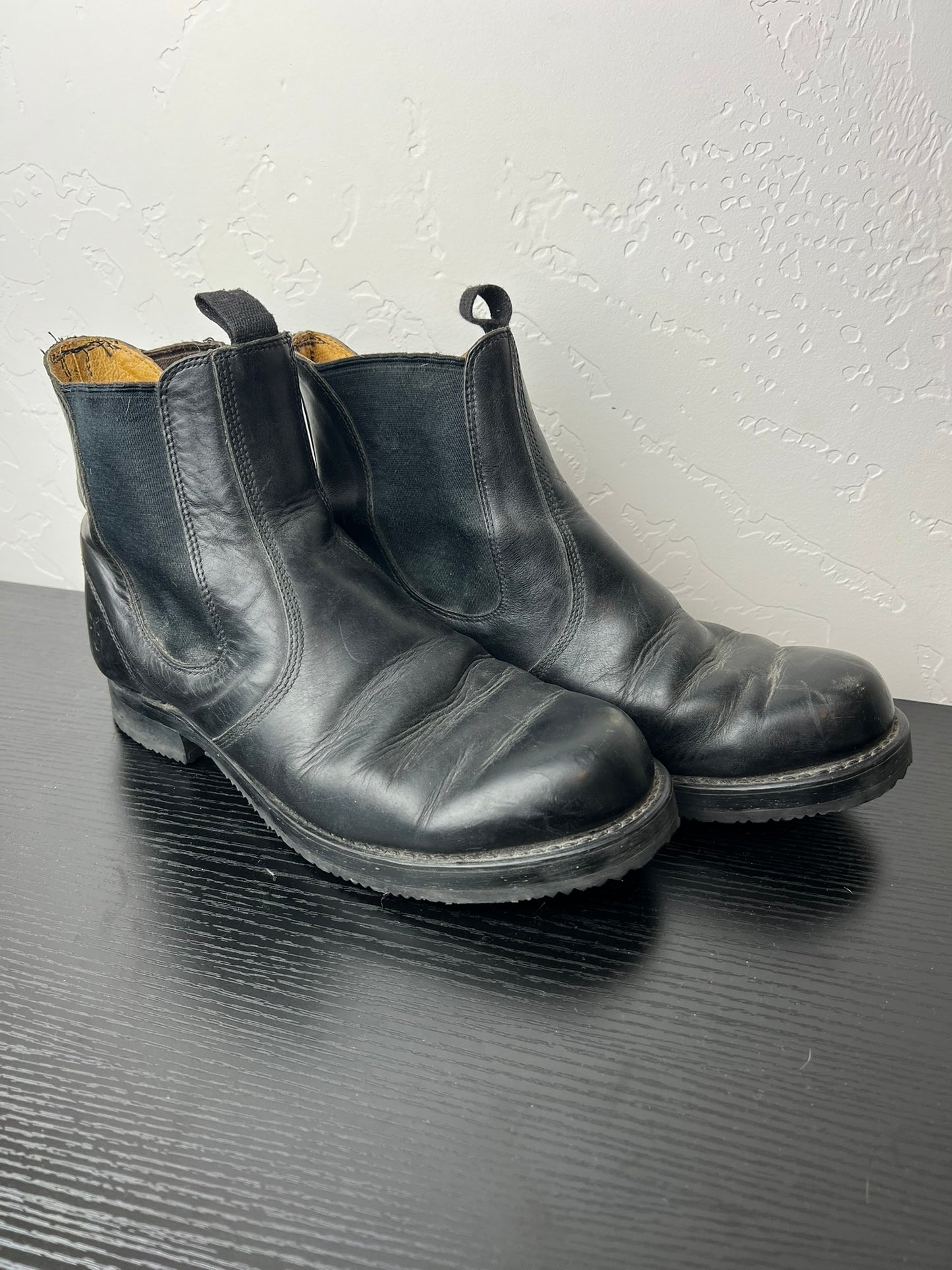 Black Leather Chelsea Boots - US 10