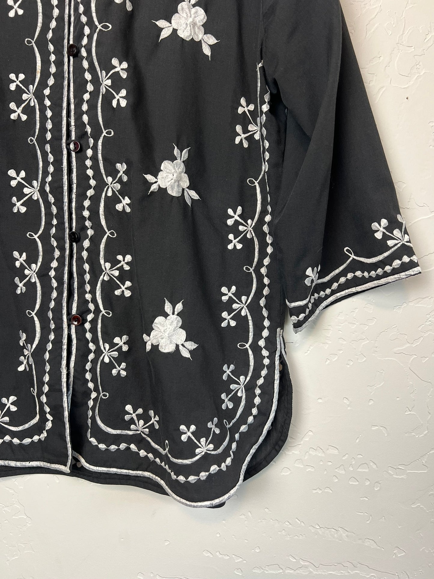 Caro of Honolulu Embroidered Filipino Barong Blouse - L