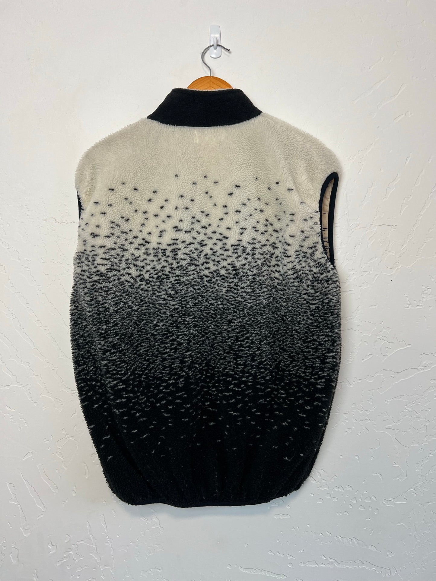 Duffel Sportswear Black & Cream Ombre Fleece Vest
